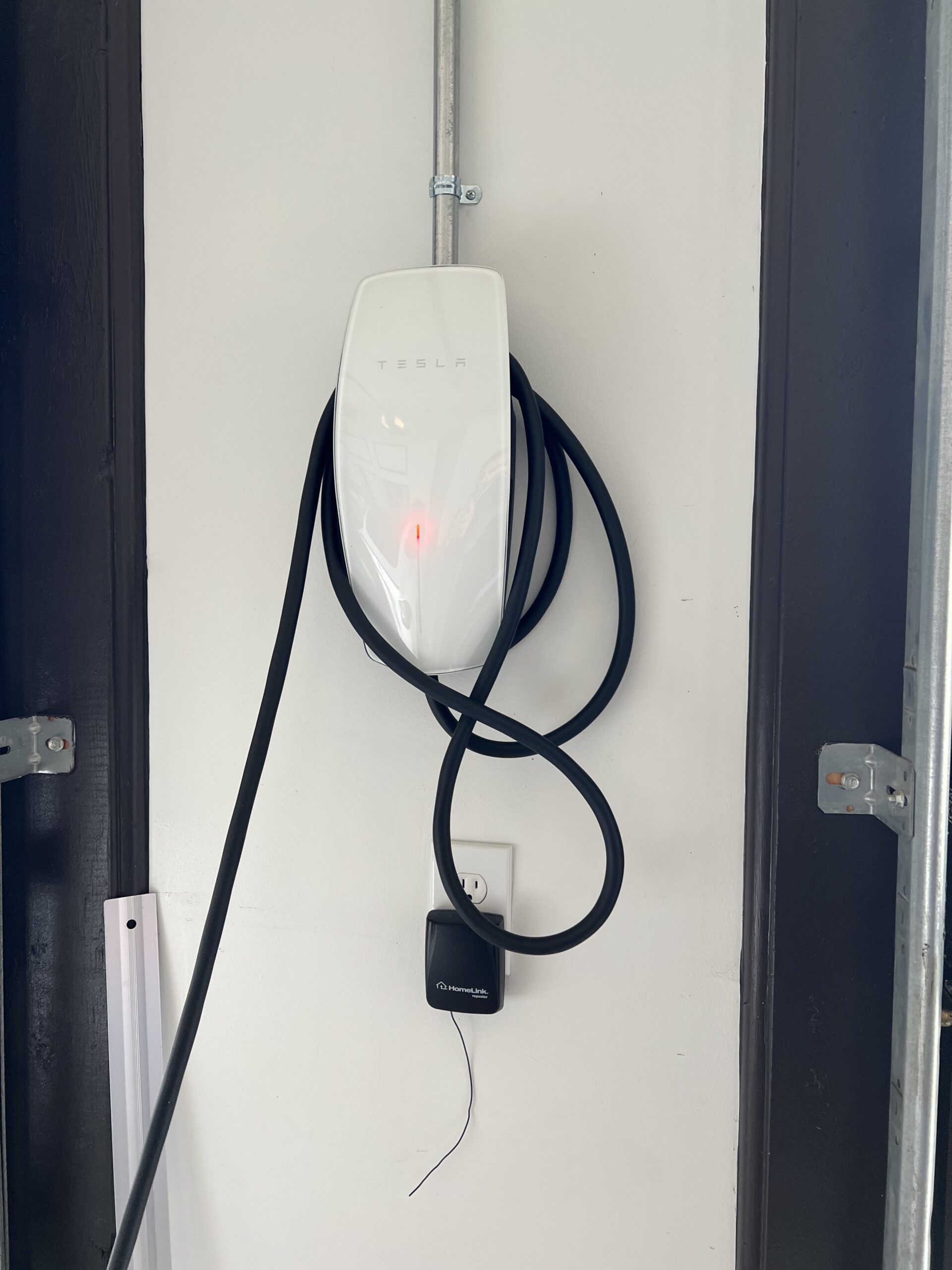 Read more about the article Fix Tesla Wall Charger: Easy Solutions For Troubleshooting