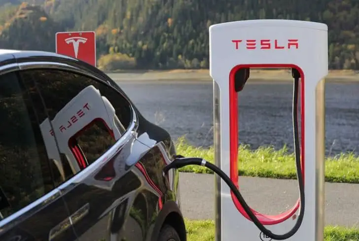 Read more about the article How Many Amps Does A Tesla Charger Draw? Explained!