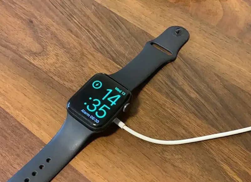 Read more about the article Charging Apple Watch 3: How To Charge Without Magnetic Charger