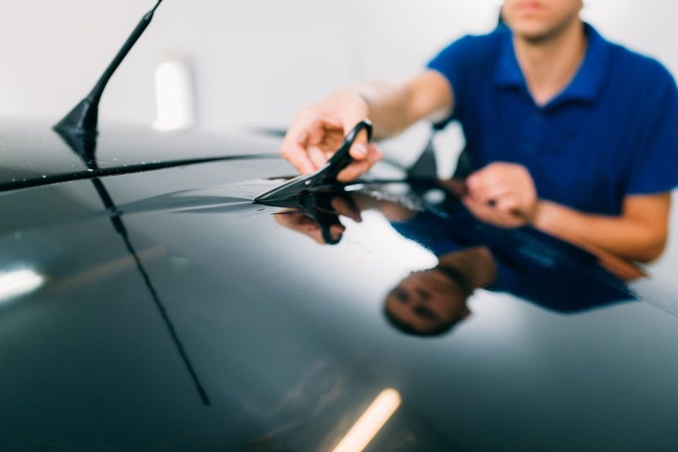 Read more about the article Ultimate Guide: How To Choose A Car Tint