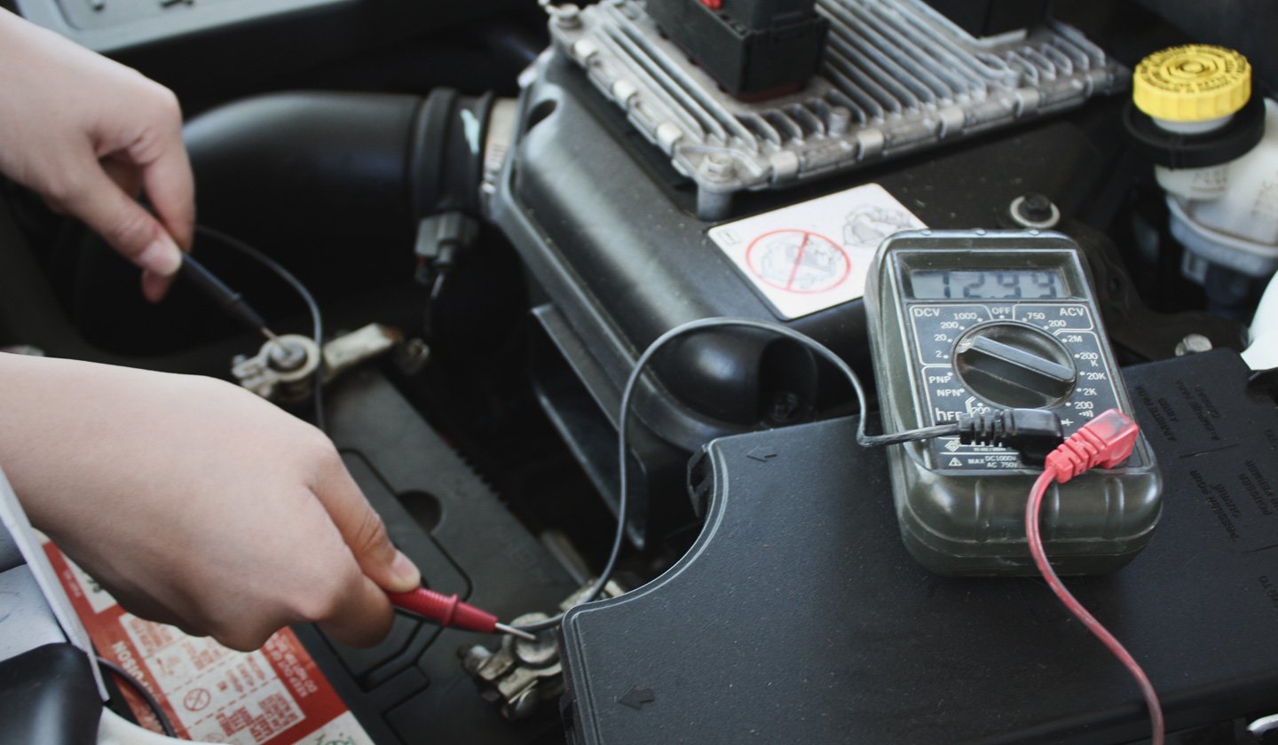 Read more about the article Ultimate Guide: How To Spot Faulty Car Battery Or Starter