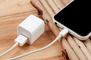 Read more about the article Can The Iphone 13 Pro Be Charged With An Old Charger?