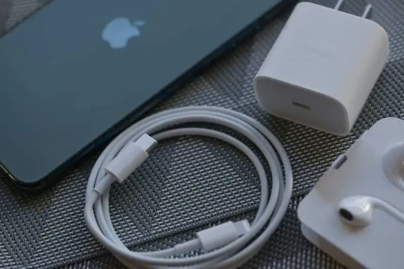 Read more about the article What Charger Does The Iphone 13 Use? Explained In Detail