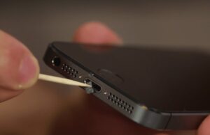 Read more about the article Troubleshooting: Why Won’T My Charger Stay In My Phone?