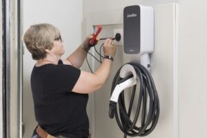 Read more about the article Effortlessly Install Electric Car Charger At Home