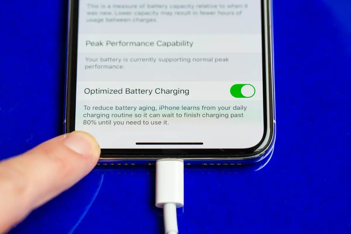 Read more about the article Does Fast Charger Impact Battery Life? Find Out Here