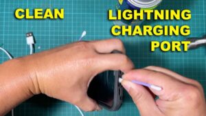 Read more about the article Quick And Easy: How To Clean Iphone Charger Port With A Q-Tip