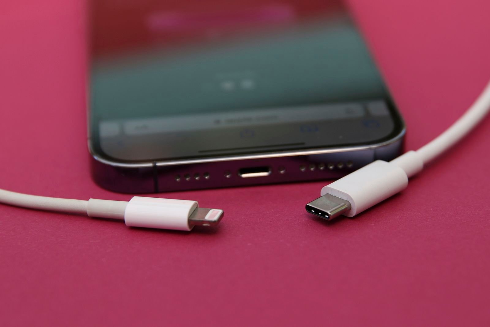 Read more about the article Does Iphone 16 Come With Charger? – A Detailed Overview