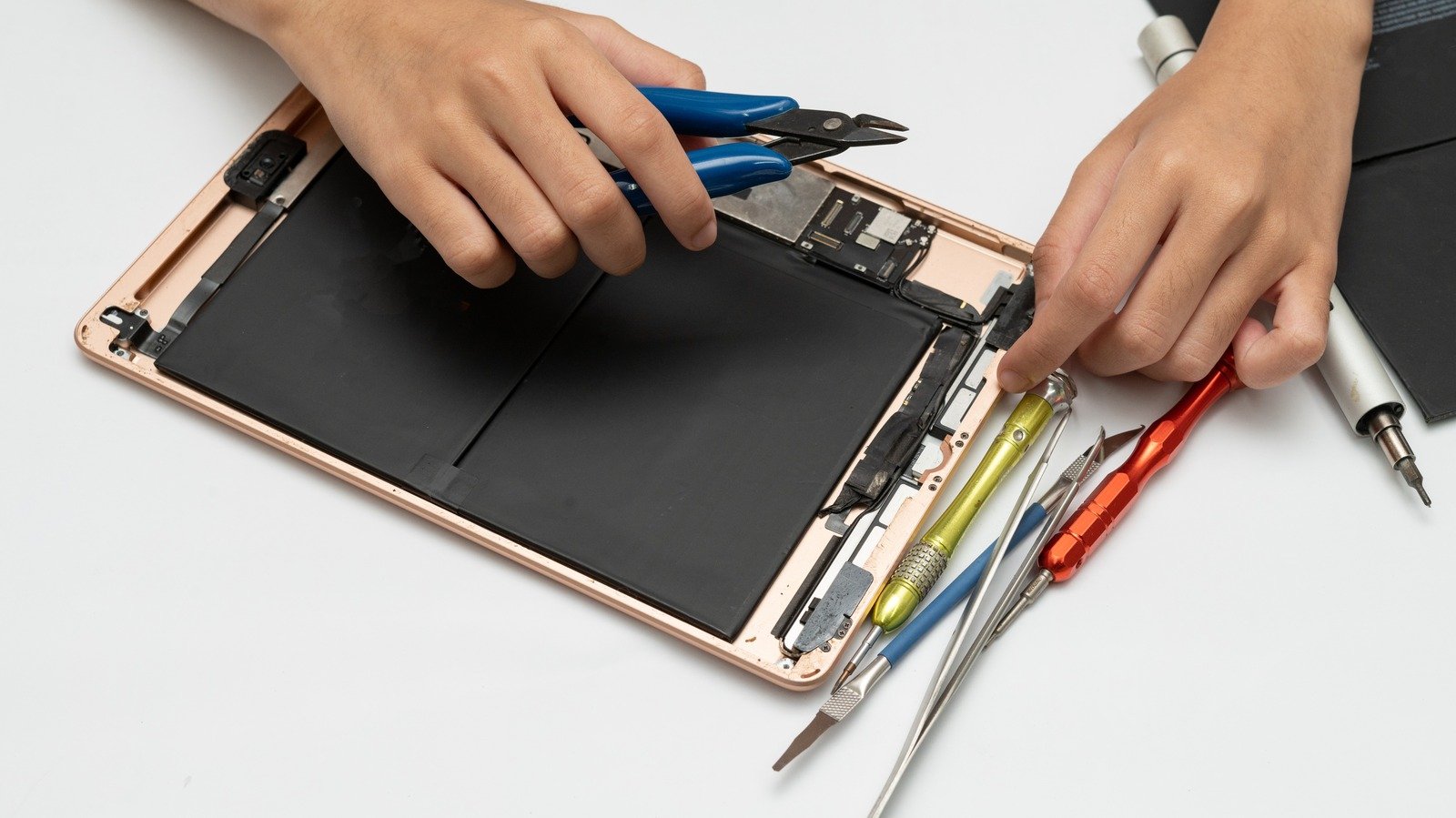 Read more about the article Understanding Ipad Battery Replacement Cost For Your Device